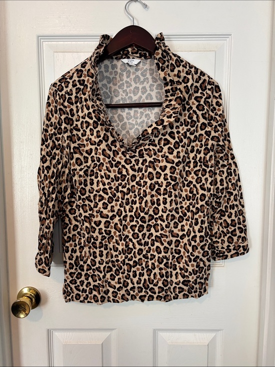 crown & ivy Tops - Fun Leopard Print ruffle collar Women's Top from Crown&Ivy size S